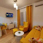 아파트 Lijepo Ureden Stan U Centru Grada *