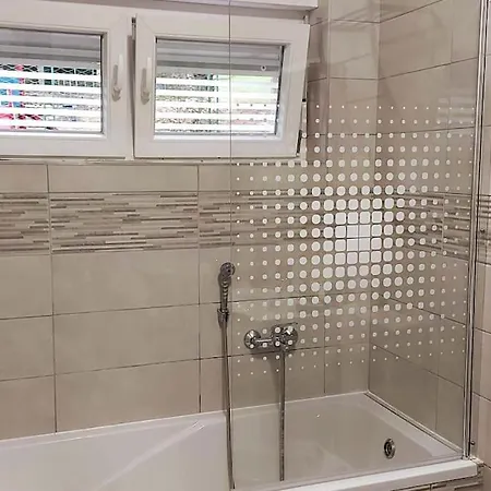 Lijepo Ureden Stan U Centru Grada Appartement *