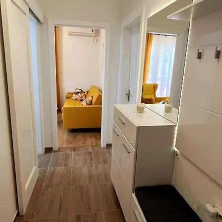Lijepo Ureden Stan U Centru Grada Apartmán