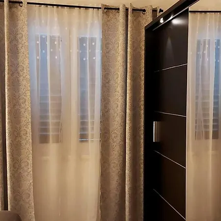 Lijepo Ureden Stan U Centru Grada Apartmán